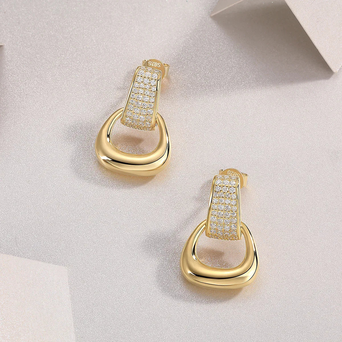 All-encompassing Luxus Ohrstecker - Alyrah Jewellery