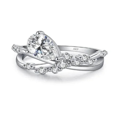 Urban Spark – Entangled Lines Design Ring - Alyrah Jewellery