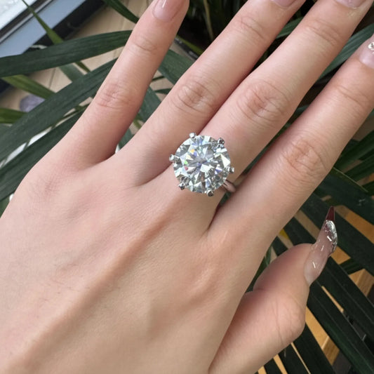 Ewiges Funkeln – Moissanite Solitaire Verlobungsring - Alyrah Jewellery
