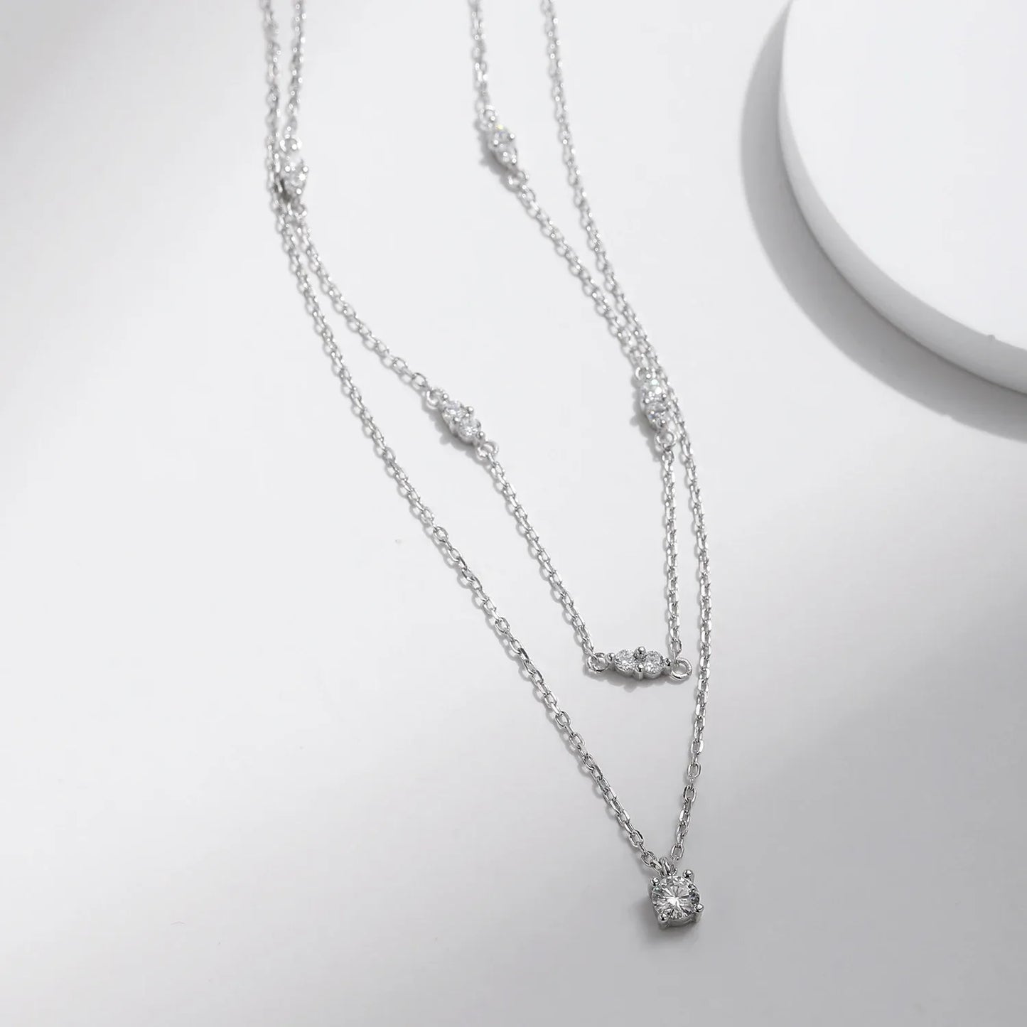Eternal Radiance – Doppellagige Moissanit-Anhänger-Halskette - Alyrah Jewellery