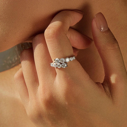 Eternal Geometry – Moissanit Eternity Ring - Alyrah Jewellery