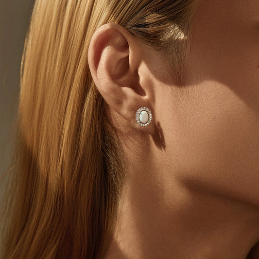 Urban Oval – Opal Halo Ohrstecker - Alyrah Jewellery