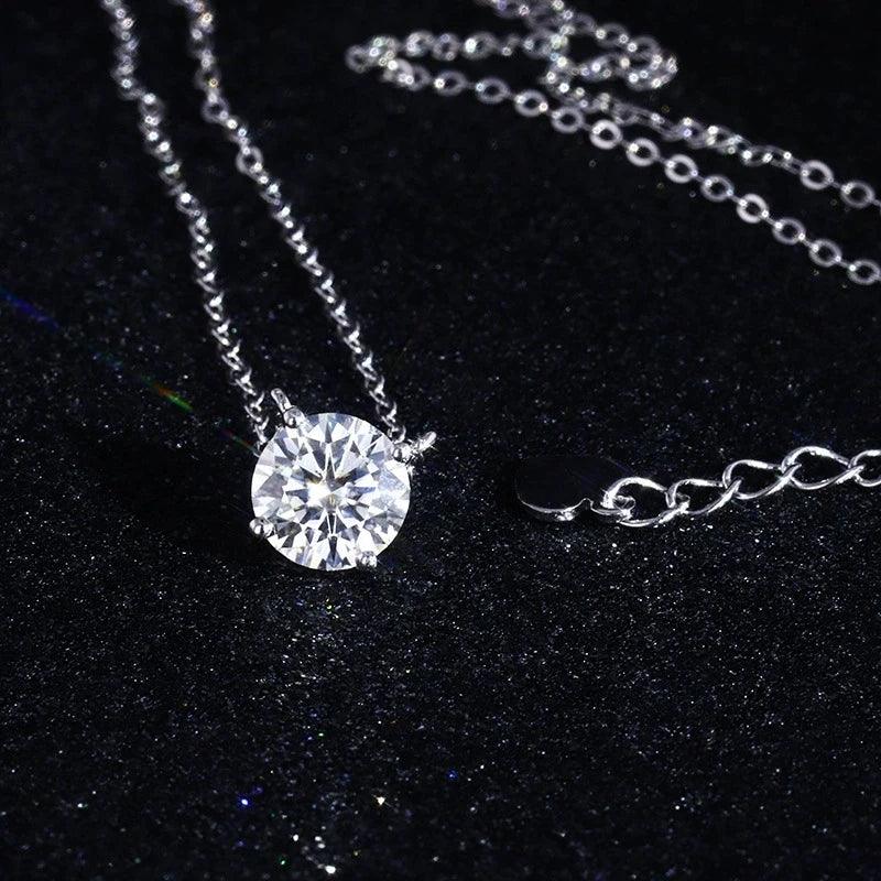 Eternal Glow – Moissanit-Solitär-Anhänger - Alyrah Jewellery