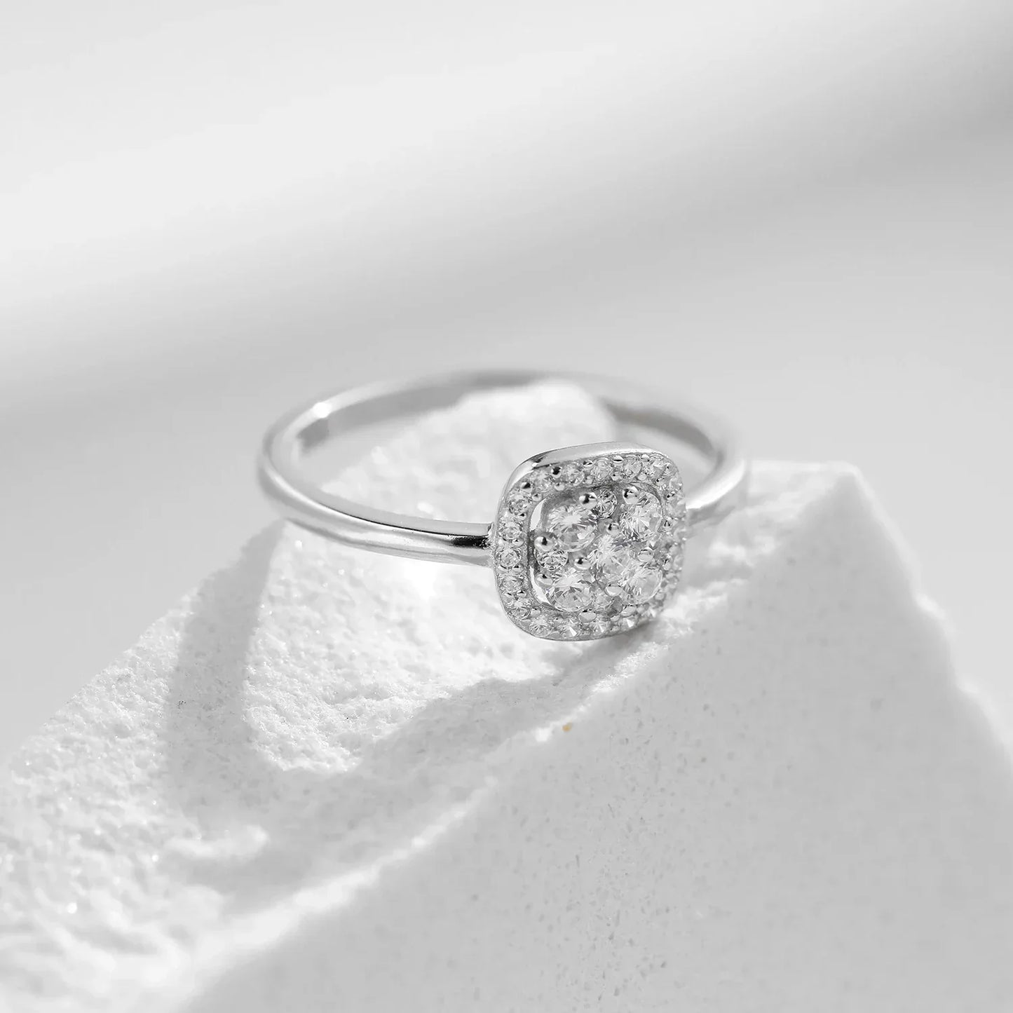 Urban Pavé Glow – Moissanit Ehering - Alyrah Jewellery
