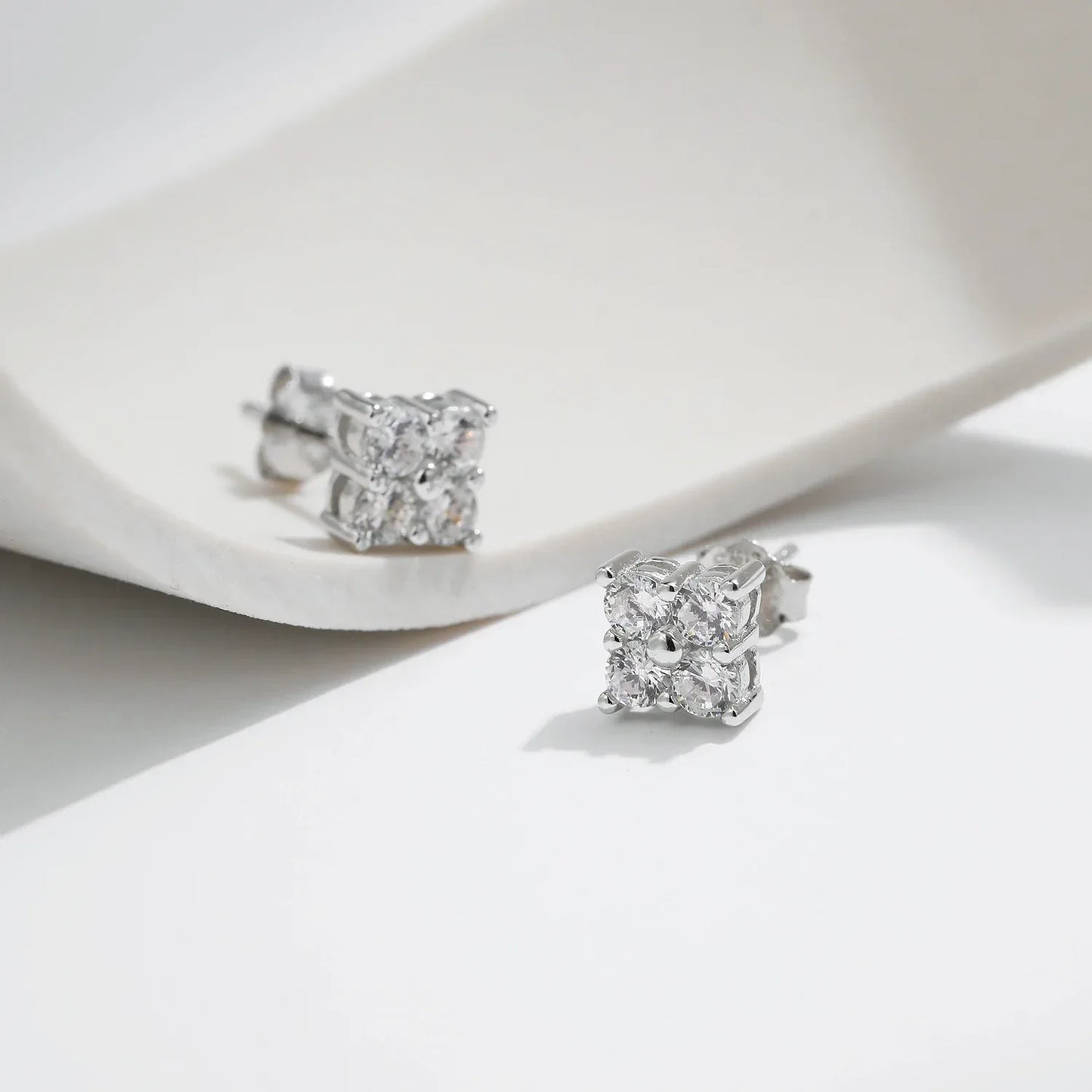 Urban Spark – Moissanit Stud Earrings - Alyrah Jewellery