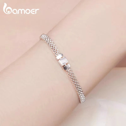 Urban Elegance – Klassisches Quadrat-Buckle Armband