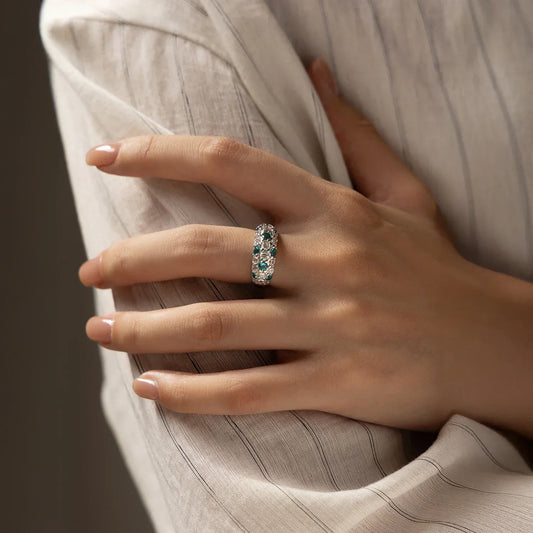 Emerald Glow – Damen-Cocktailring - Alyrah Jewellery