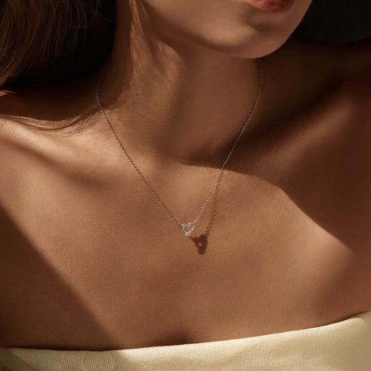 Cuore Eterno – Collana con pendente a forma di cuore irregolare in moissanite