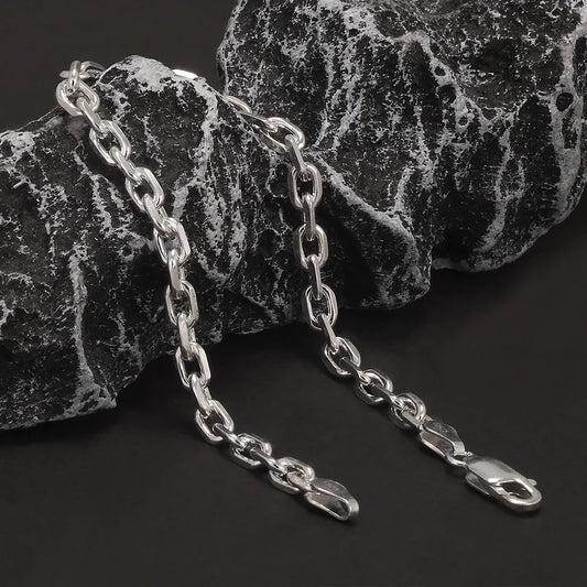 Urban Paperclip Flow – Diamond-Cut Chain Armband