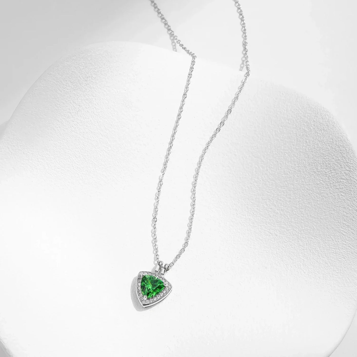 Urban Triangle – Grüner Anhänger - Alyrah Jewellery