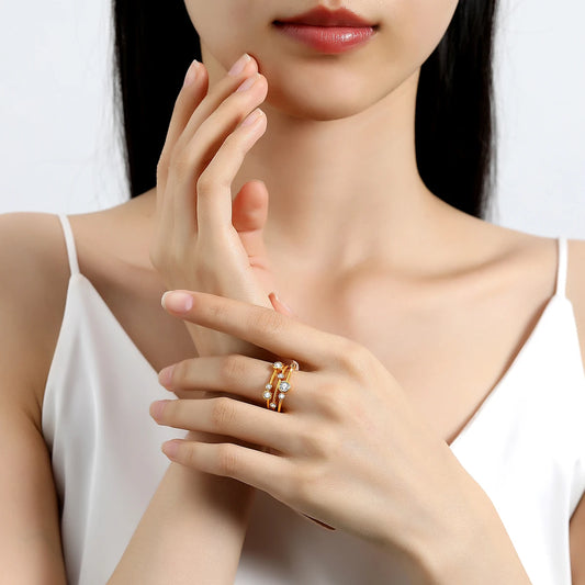 Golden Vine Aura – 14K Gold Moissanite Ring