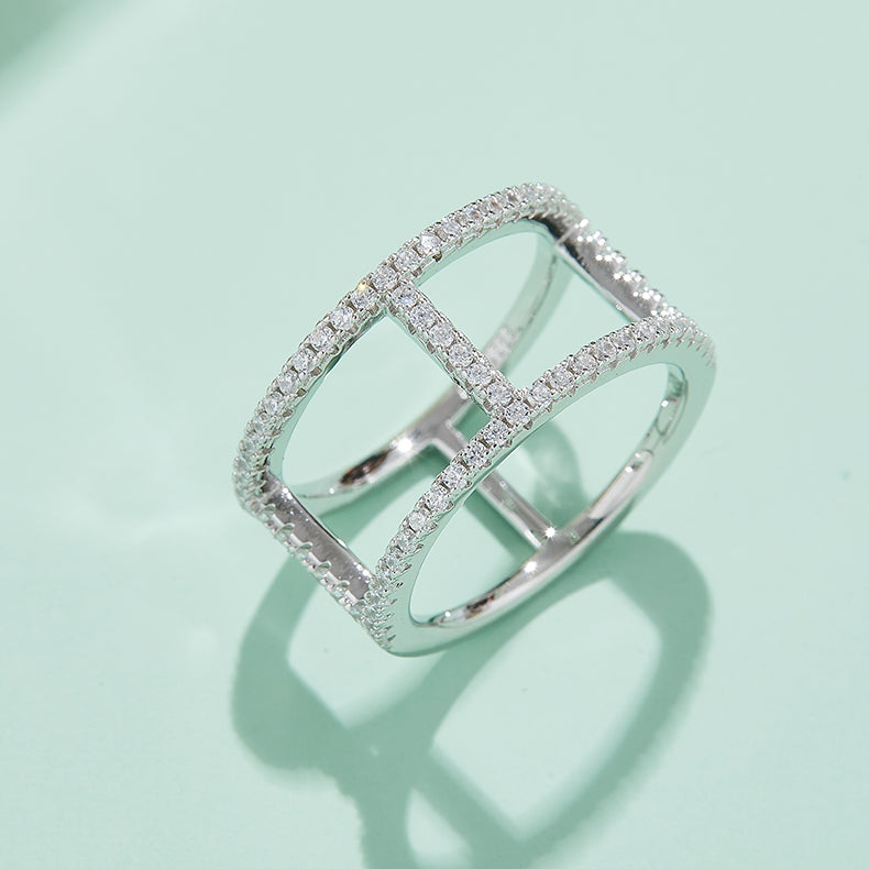 Light Chain – Modern Moissanite Wedding Ring