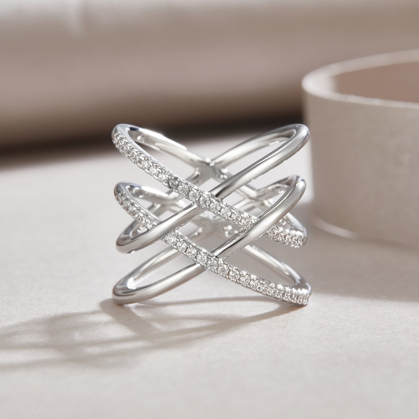 Enchanting Realm – High-Quality Moissanite Wedding Ring