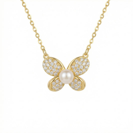 Farfalla scintillante – Collana in argento 925 con perla e ali luccicanti