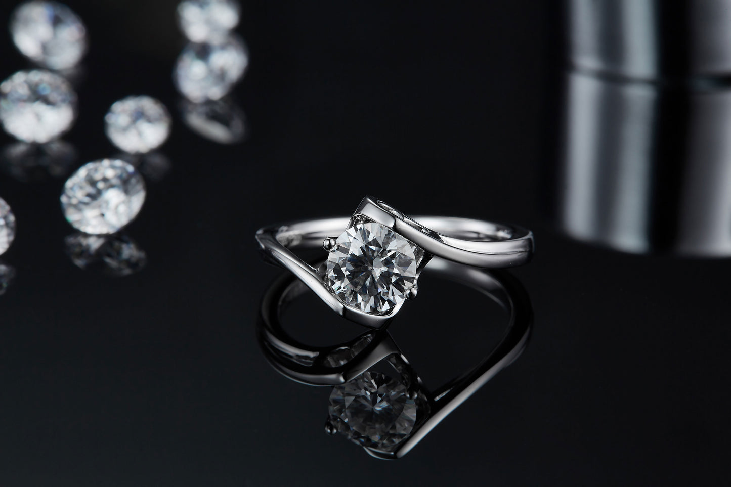 Angel's Heart – Elegant moissanite wedding ring