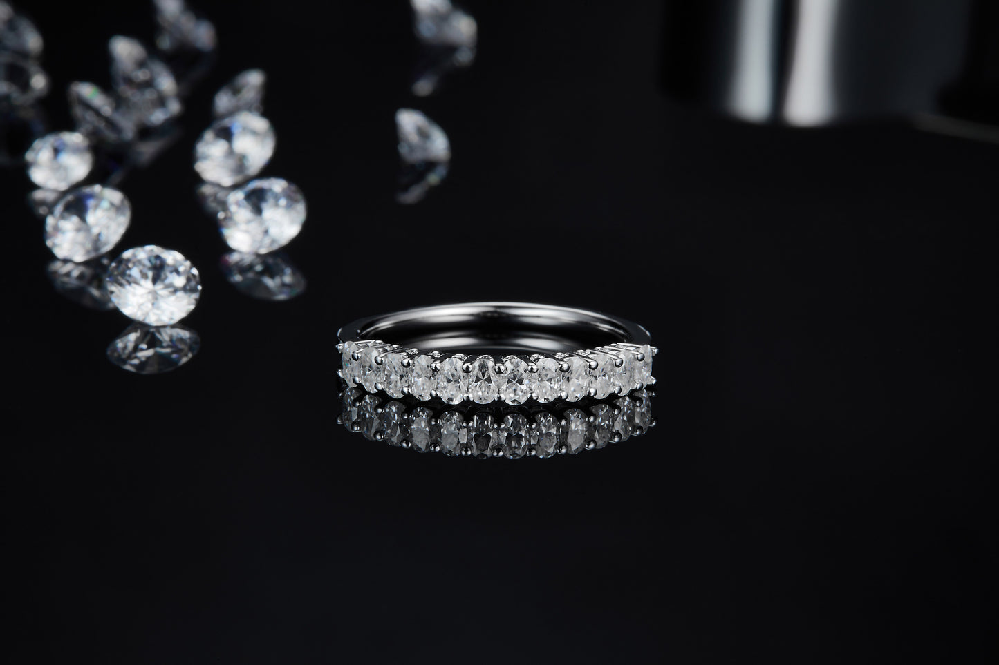 Light and Shadow Bloom – Delicate moissanite wedding ring