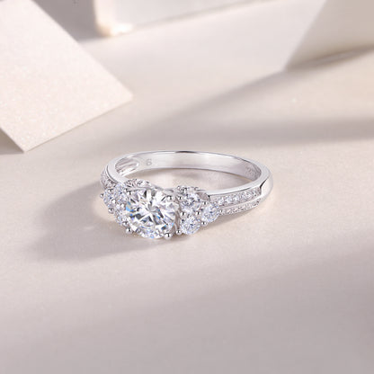 Coral Dream – Elegant moissanite wedding ring