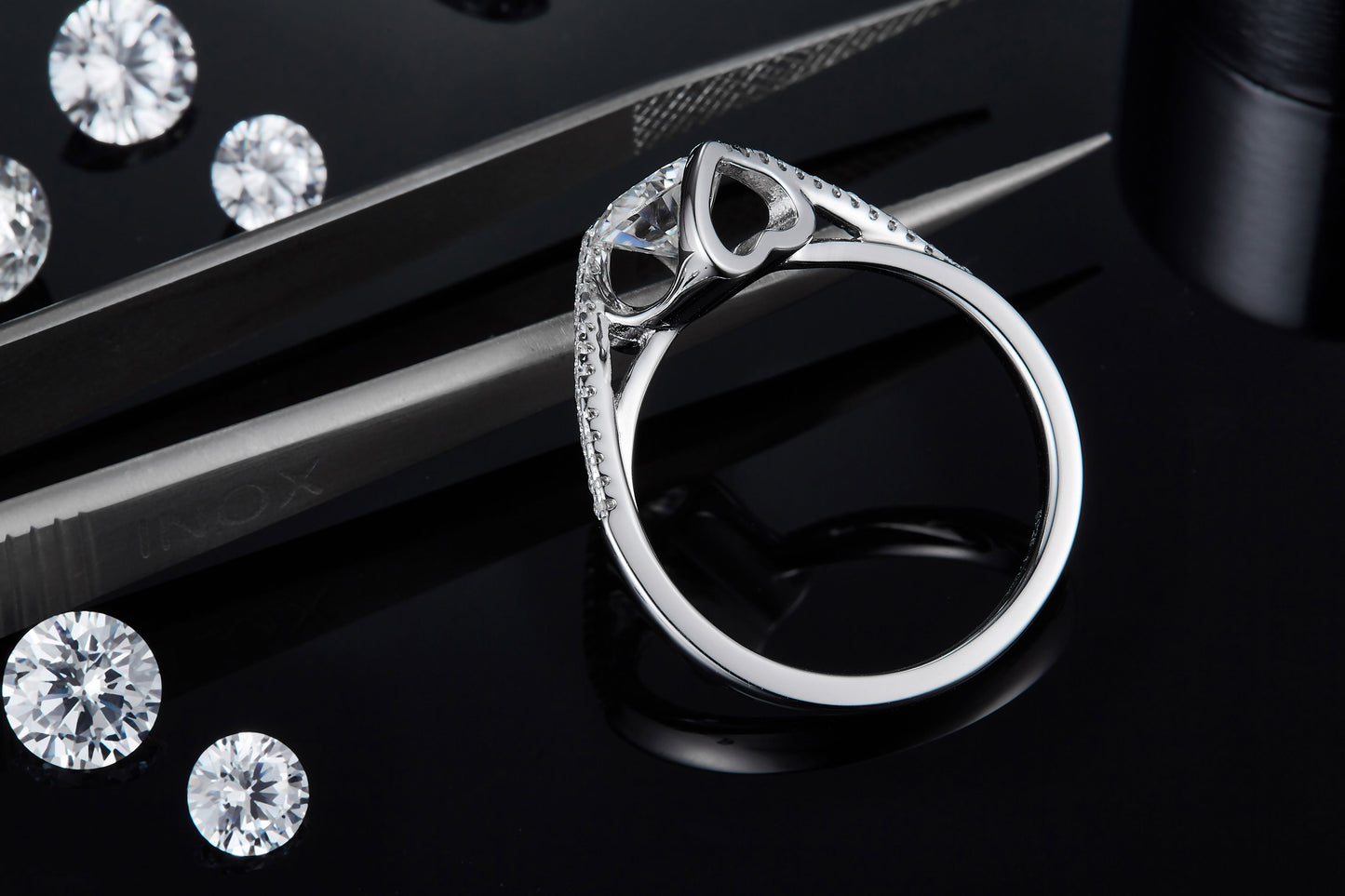 Dazzling Promise – Elegant moissanite wedding ring