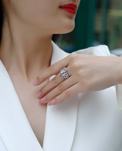 Moonlight Waltz – Elegant moissanite wedding ring