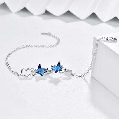 Mira Glow - Schmetterlingsarmband mit blauer Cubic Zirkonia - Alyrah Jewellery