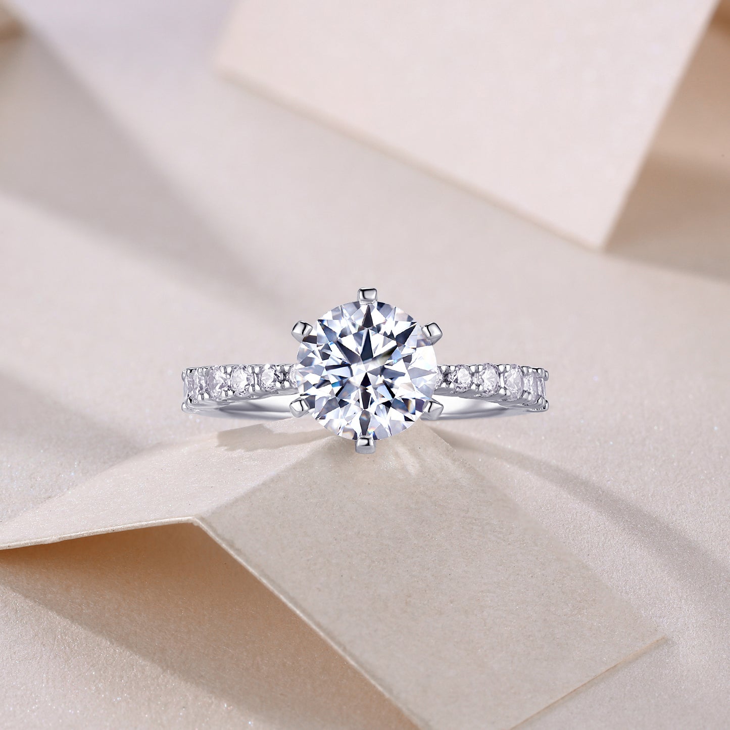 Goddess’s Blessing – Exklusiver Moissanit-Ring