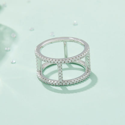 Light Chain – Modern Moissanite Wedding Ring