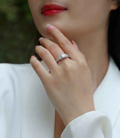 Coral Dream – Elegant moissanite wedding ring
