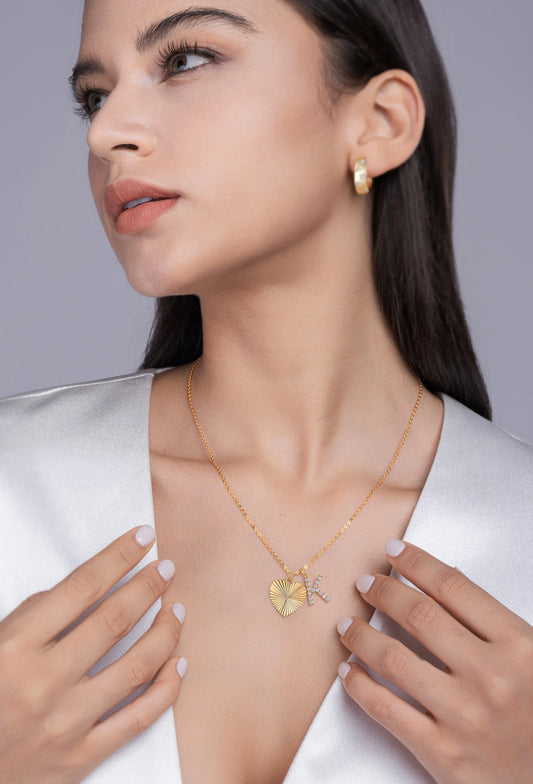 Heart Secret – Trendige S925 Silber Halskette mit zartem Moissanit & Vergoldung - Alyrah Jewellery