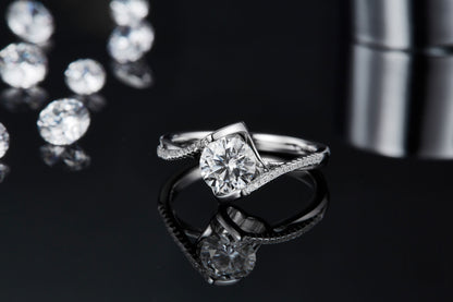 Dazzling Promise – Elegant moissanite wedding ring