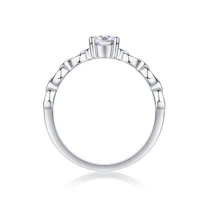 Rose – Elegant egg-shaped moissanite wedding ring