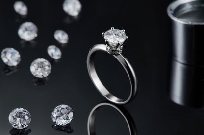 Minimalist Starlight – Simple moissanite wedding ring