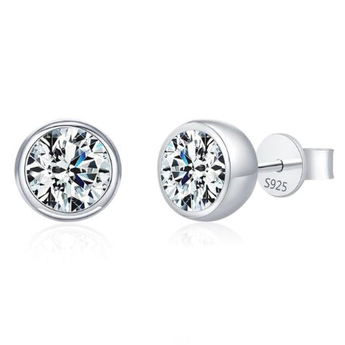 Radiant Glow – Moissanite Stud Earrings