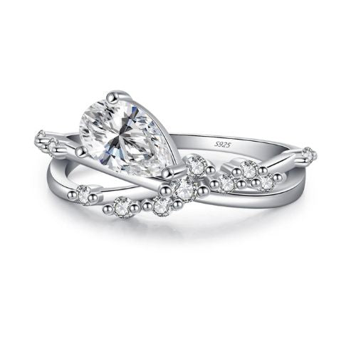 Urban Spark – Entangled Lines Design Ring