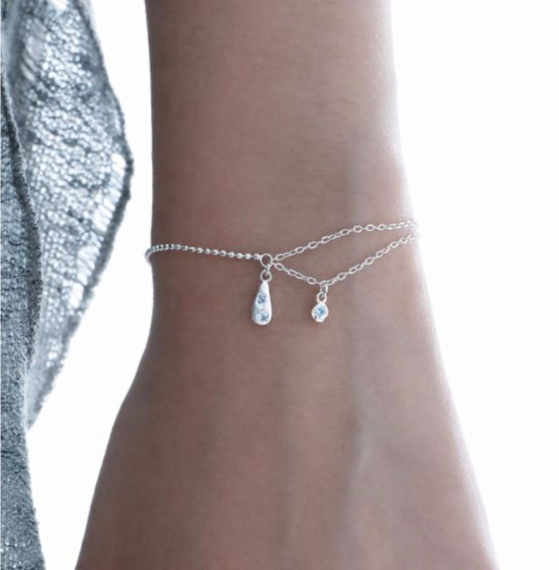 Crystal Tear  – Minimalistisches Doppelketten-Armband aus Sterling Silber