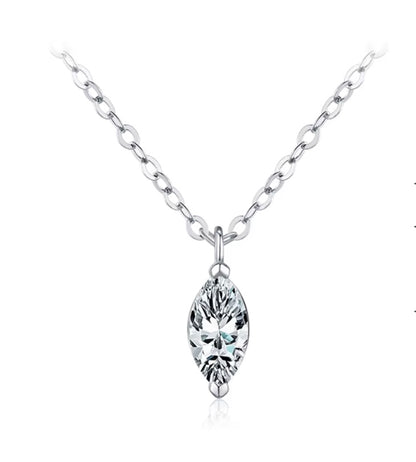 Radiant Geo – Collana con pendente in moissanite