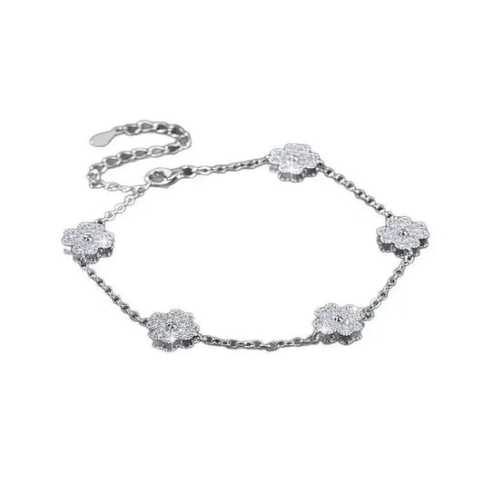 Glanzender Glücksklee – Sterlingsilber Moissanite Armband für Damen, Vierblättriger Klee, Feiner Schmuck - Alyrah Jewellery