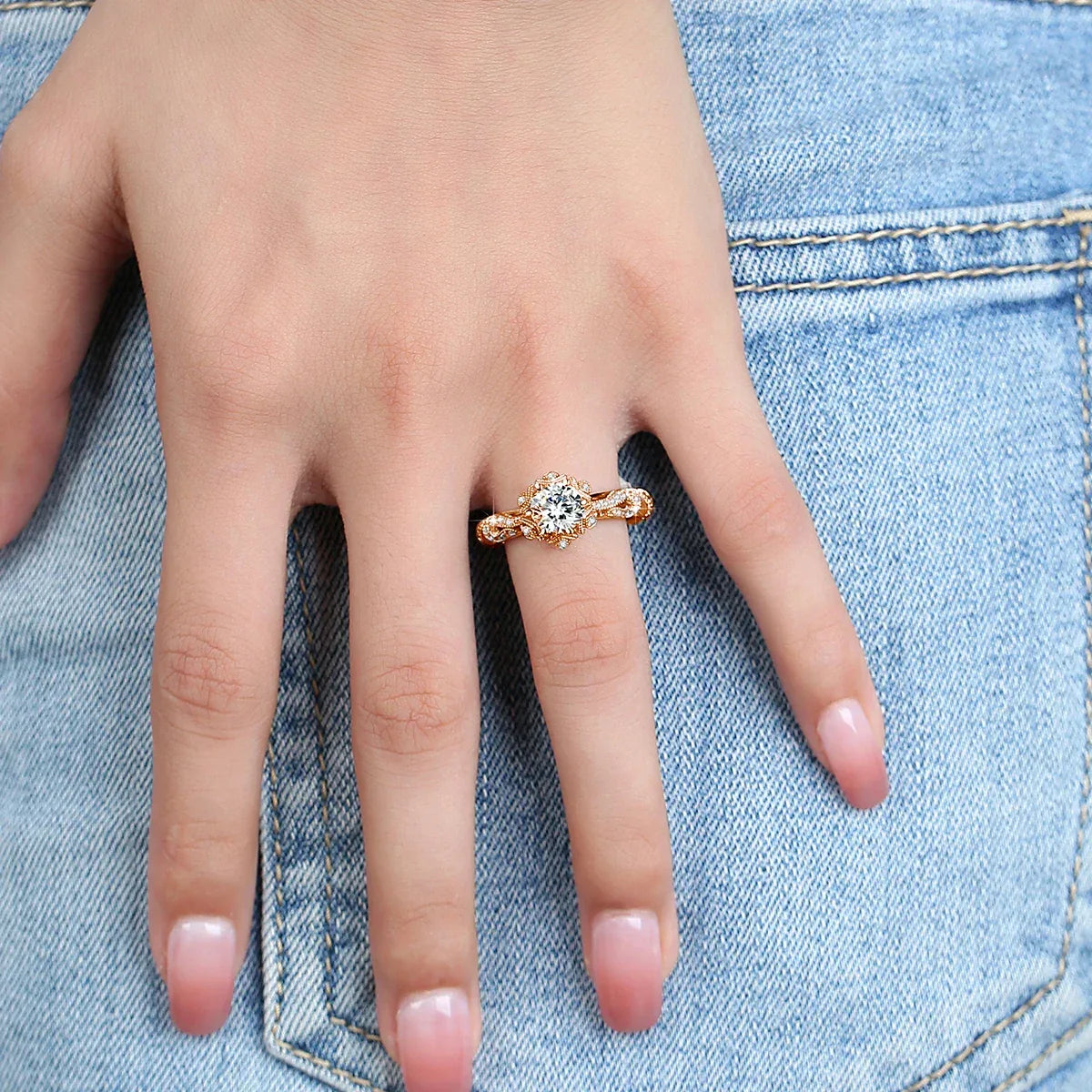Golden Radiance – 1ct Moissanite Damenring aus 925 Sterling Silber, 18K vergoldet - Alyrah Jewellery