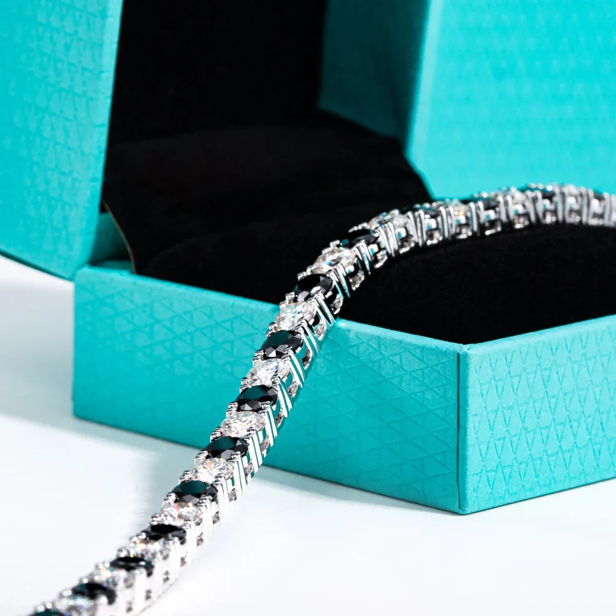 Midnight Royale – Black Moissanite Tennisarmband aus 925 Sterling Silber - Alyrah Jewellery