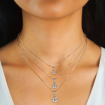Funkelnde Zweisamkeit – 1CT/2CT/3CT Moissanite Solitaire Anhänger Halskette aus Silber, Verstellbare Kette, Luxuriöses - Alyrah Jewellery