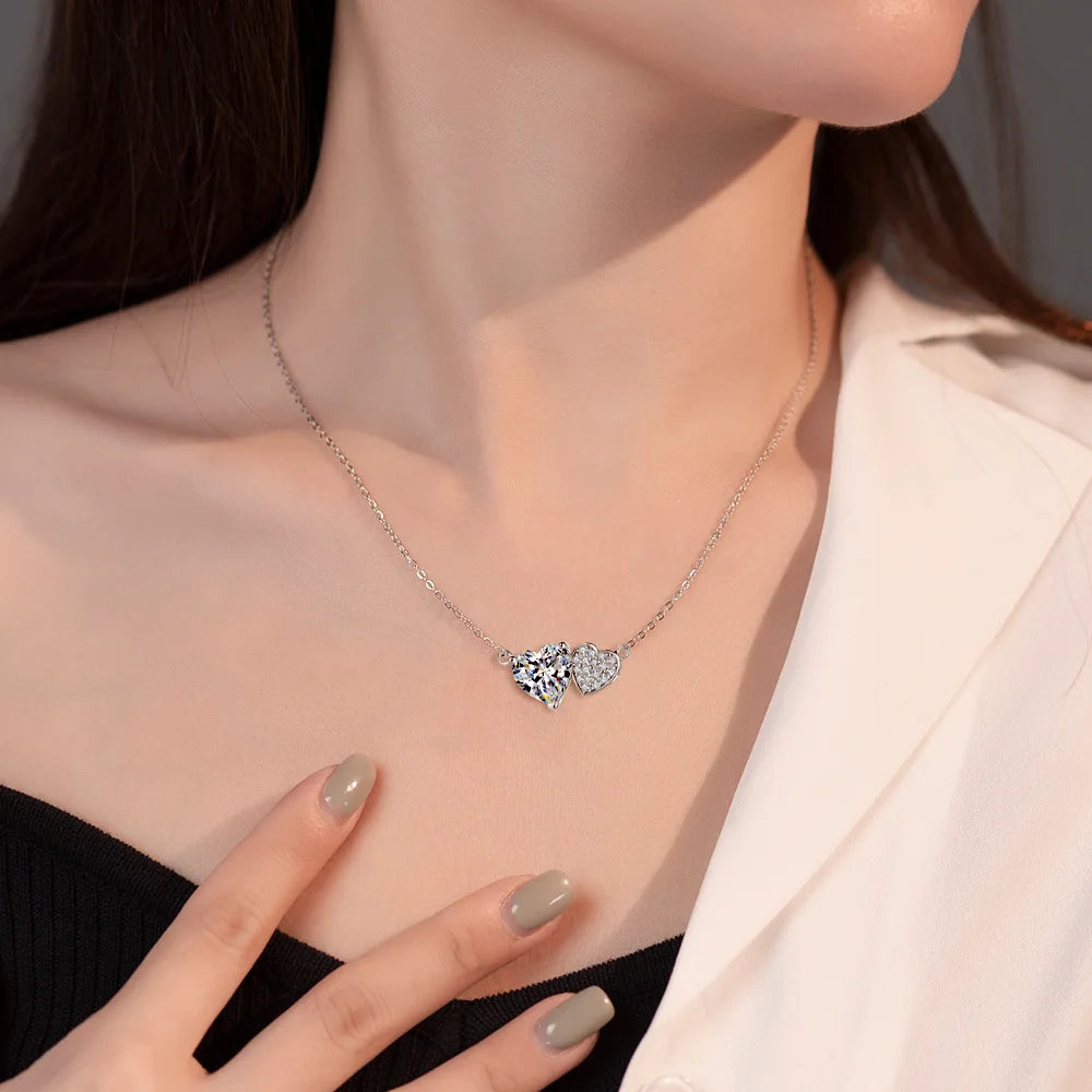 Eternal Spark – Herz Moissanite Halskette