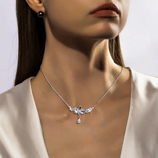 Orchid Bloom –Moissanit-Blumen-Anhänger an Halskette