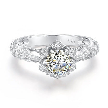 Golden Radiance – 1ct Moissanite Damenring aus 925 Sterling Silber, 18K vergoldet - Alyrah Jewellery