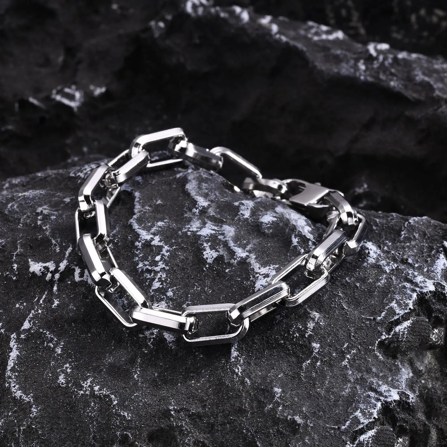 Shadow Forge – Vintage bracelet with rectangular paperclip chain