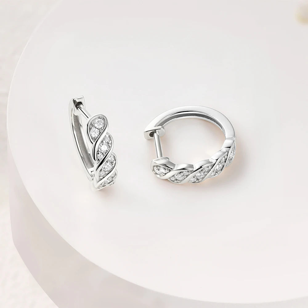 Urban Twist Spark – Moissanite hoop earrings