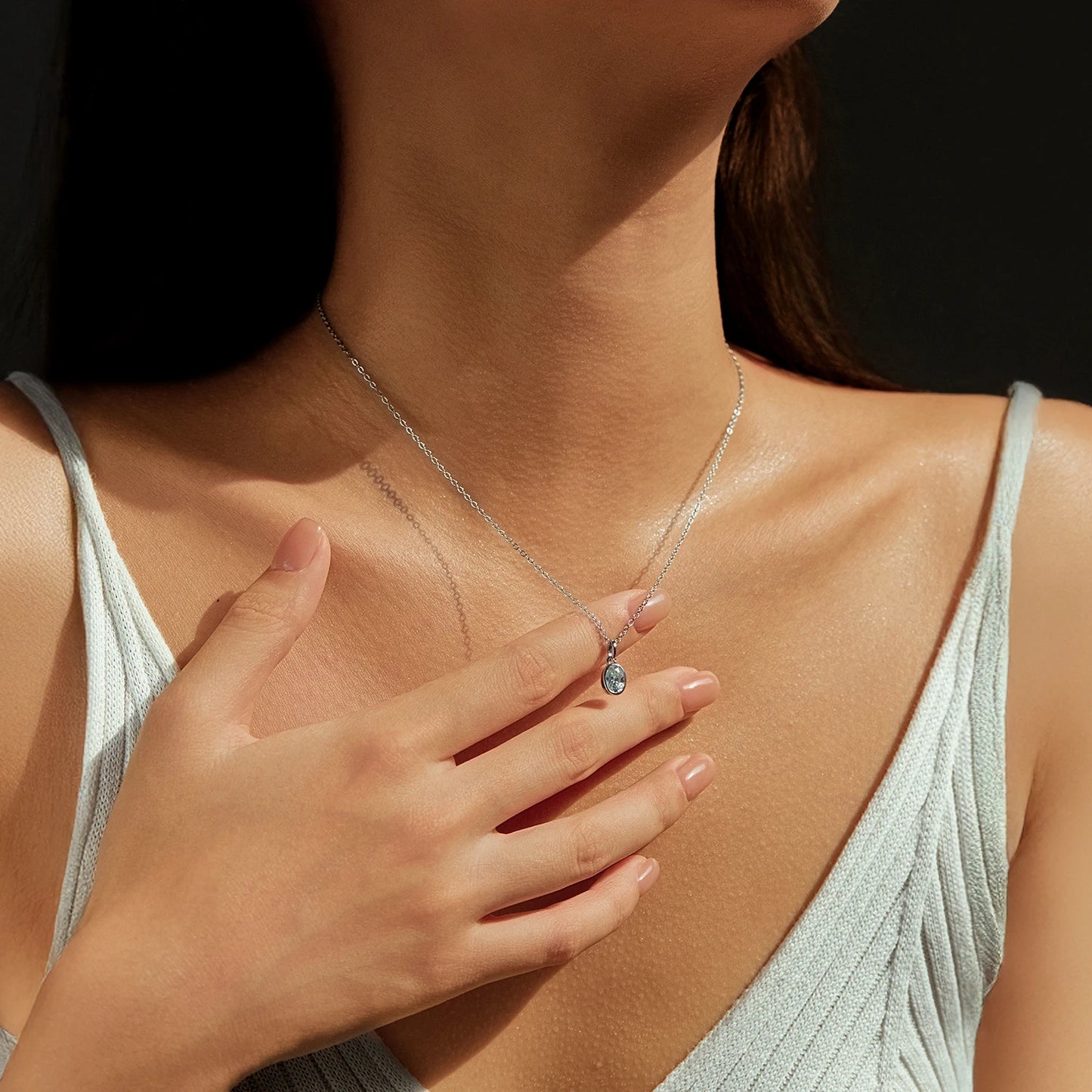 Radiant Geo – Collana con pendente in moissanite