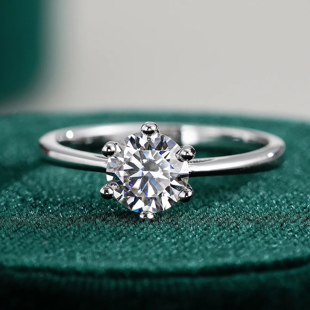 Ewiges Funkeln –  Moissanite Solitaire Verlobungsring