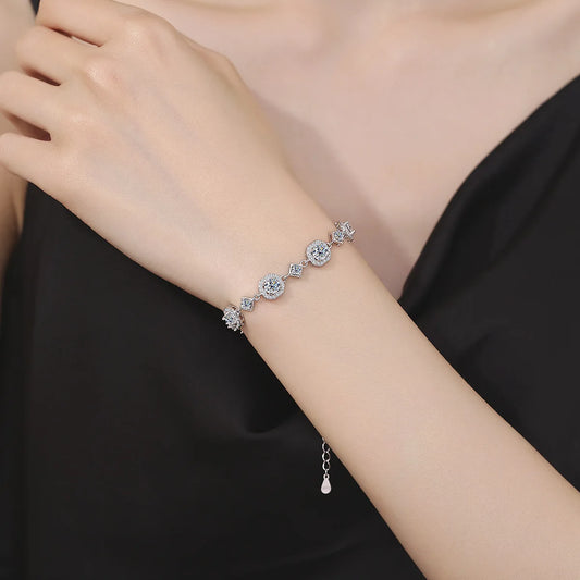Ewiger Glanz – Klassisches  Sterlingsilber Armband mit 4-Karat Moissanite