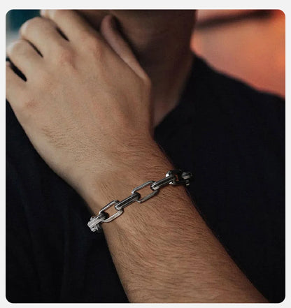 Shadow Forge – Vintage bracelet with rectangular paperclip chain