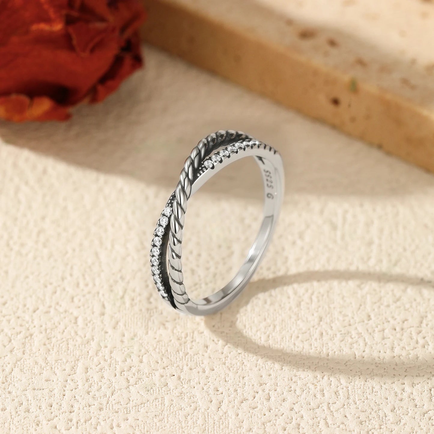 Twist Charm – Vintage Ring