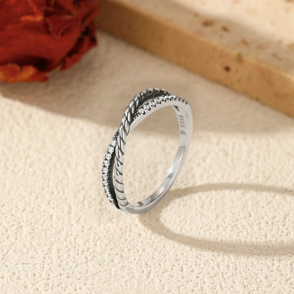 Twist Charm – Vintage Ring